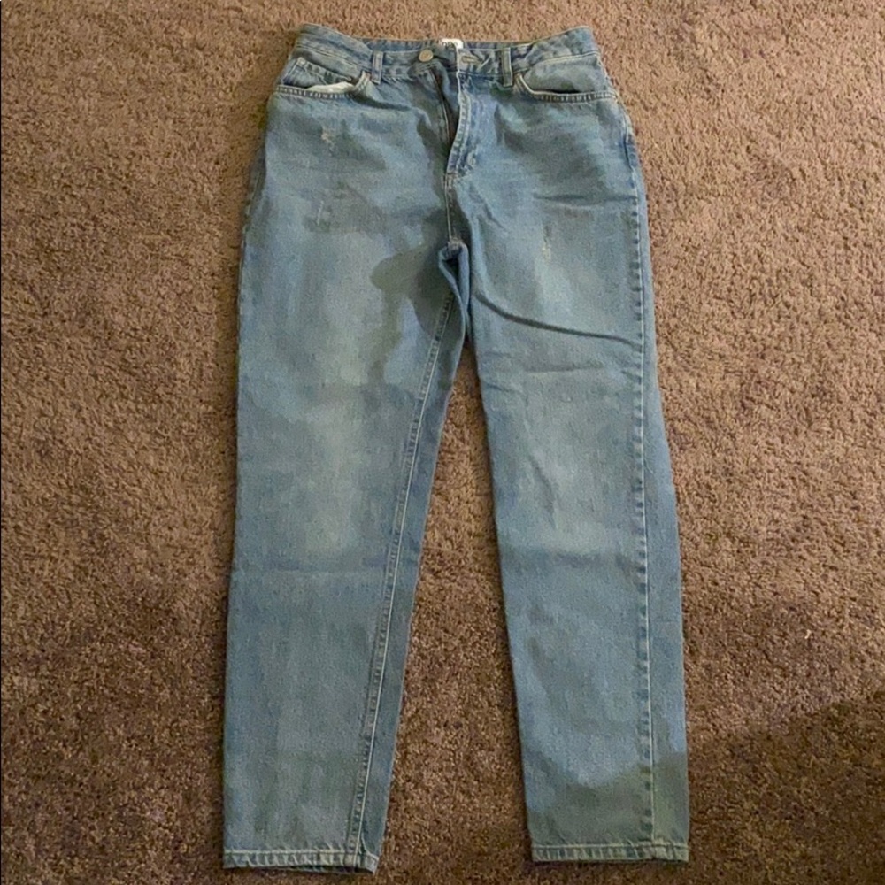 urban outfitters mom jeans